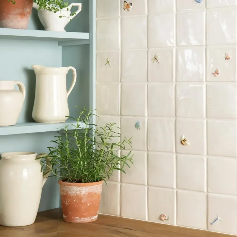 Winchester Centipede Decorated Tile 105x105mm W.HP1308