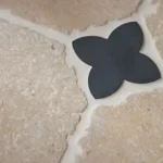 Clover Cabochon Nero Slate Honed