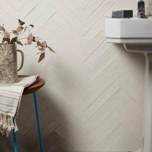 Avebury Ceramic Parchment Gloss Ceramic Tile 5x25 Ca’ Pietra